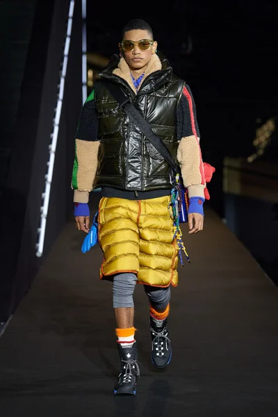 Look 7